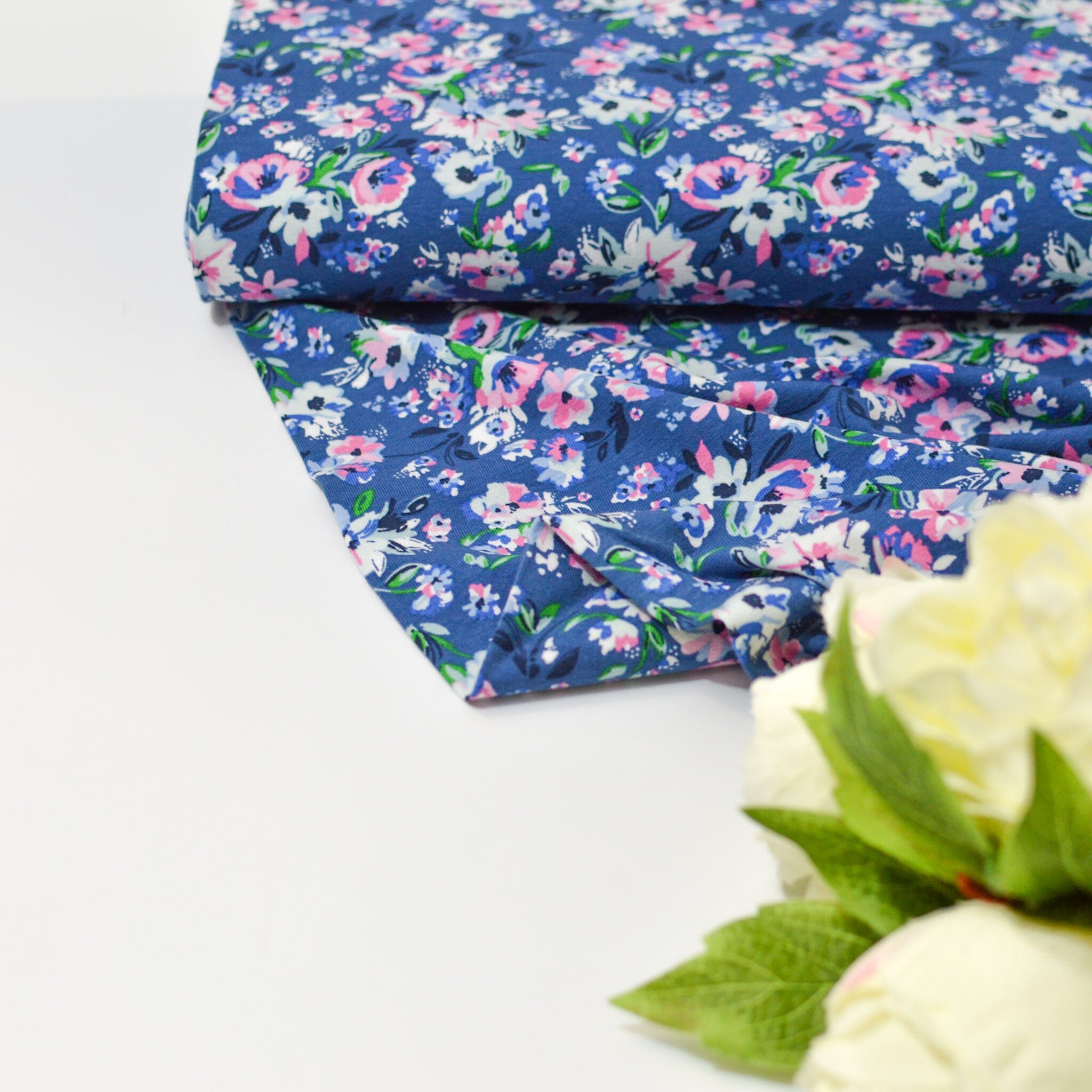 Baumwolljersey - Blumenweise - Jeansblau rosa pink Fabric poshpinks