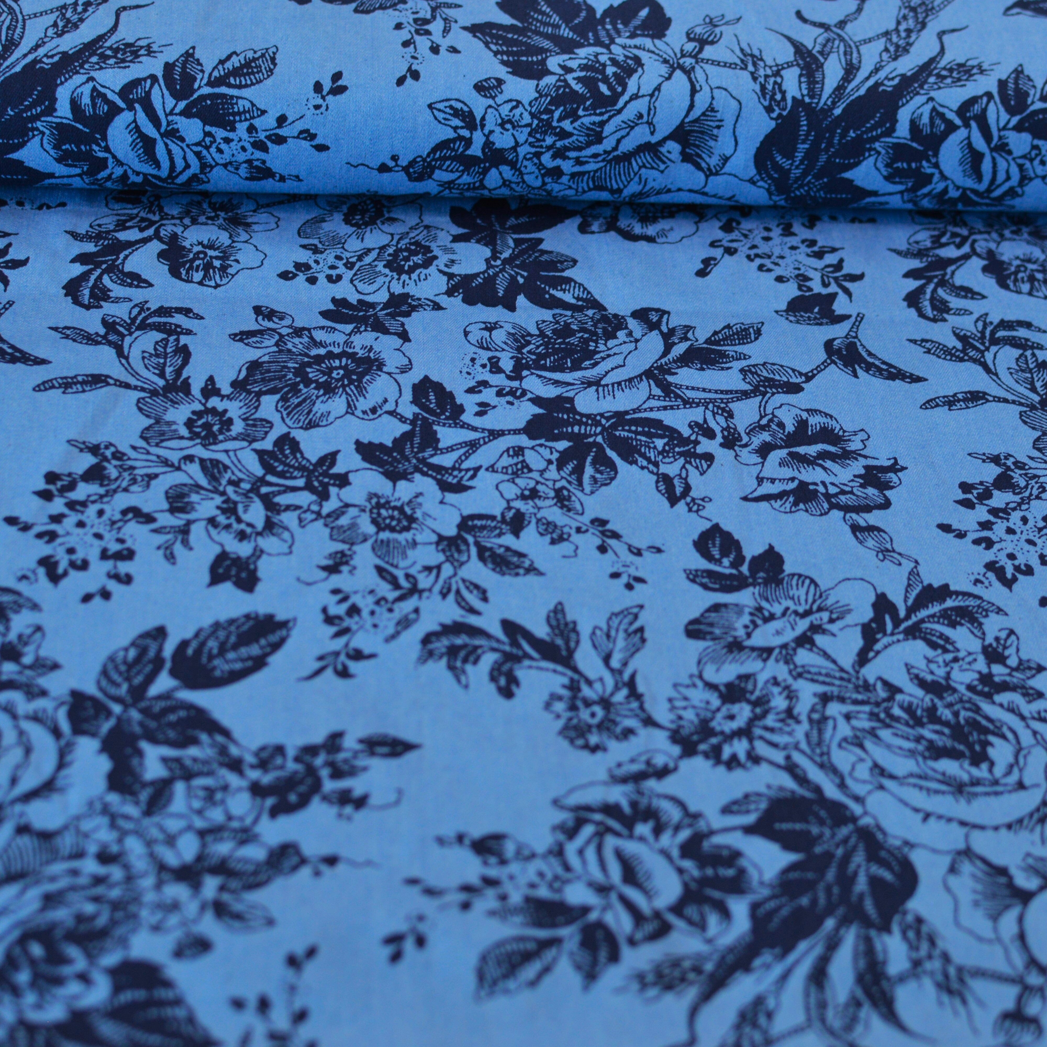Chambray - Flower Meadow - stone washed jeansblau mit Blumen - Baumwollmix Webware Fabric poshpinks