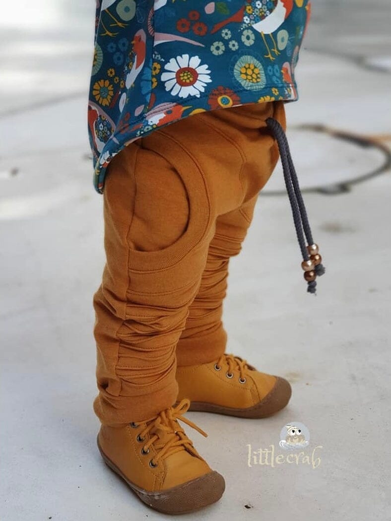 Papierschnittmuster Jessy Sewing - Cool Pants - Gr. 80-146 - lässige Hose für Kinder Schnittmuster poshpinks
