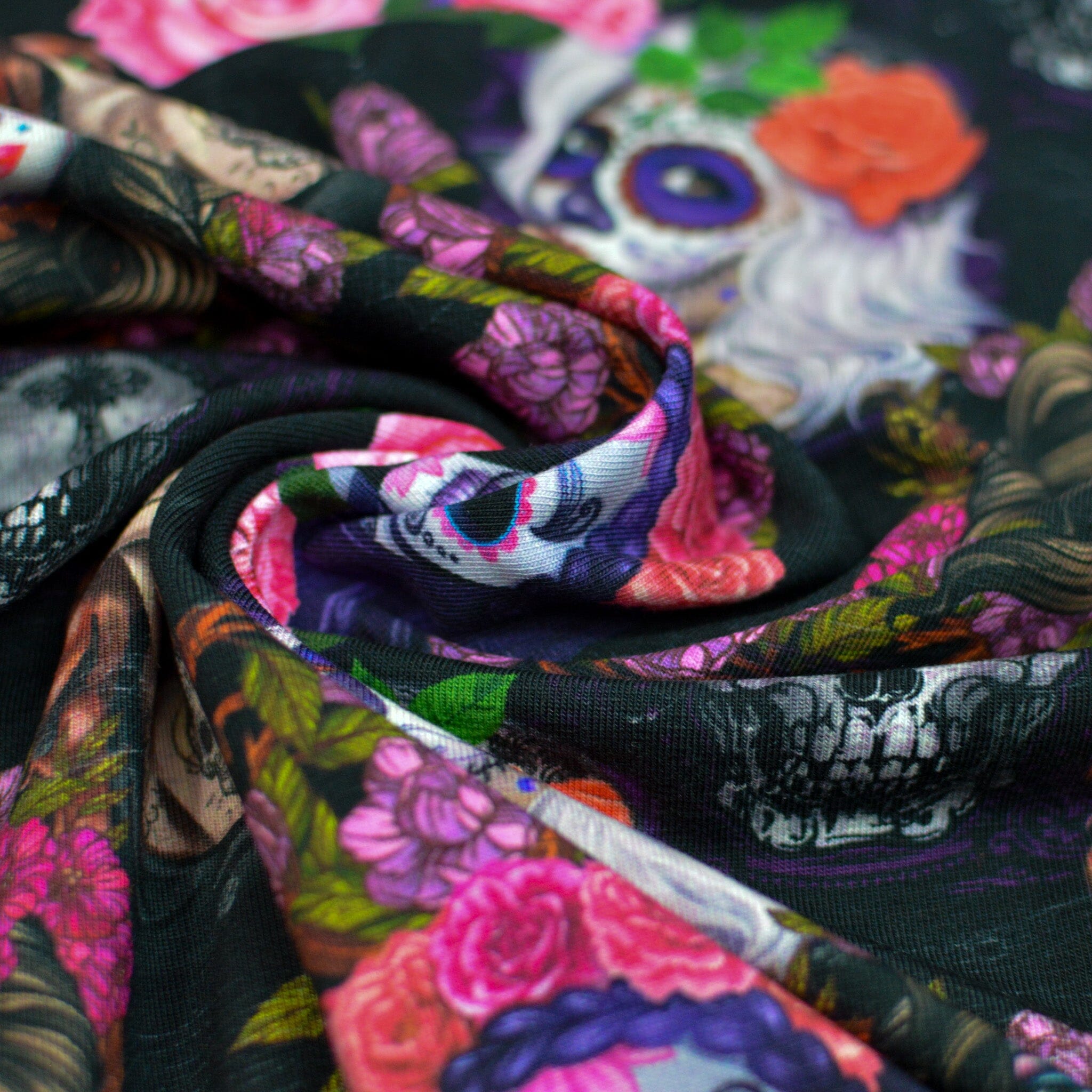 Baumwolljersey - Flower Skulls - Schwarz Rosa Fabric poshpinks