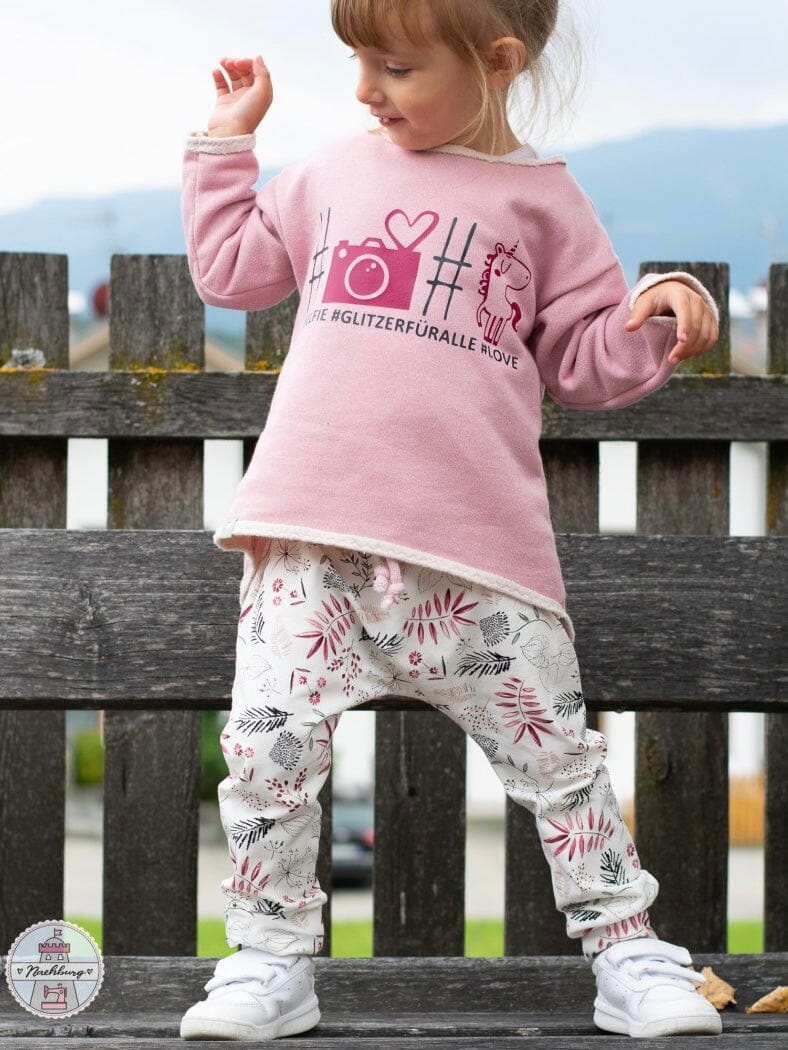 Papierschnittmuster Jessy Sewing - Cool Pants - Gr. 80-146 - lässige Hose für Kinder Schnittmuster poshpinks