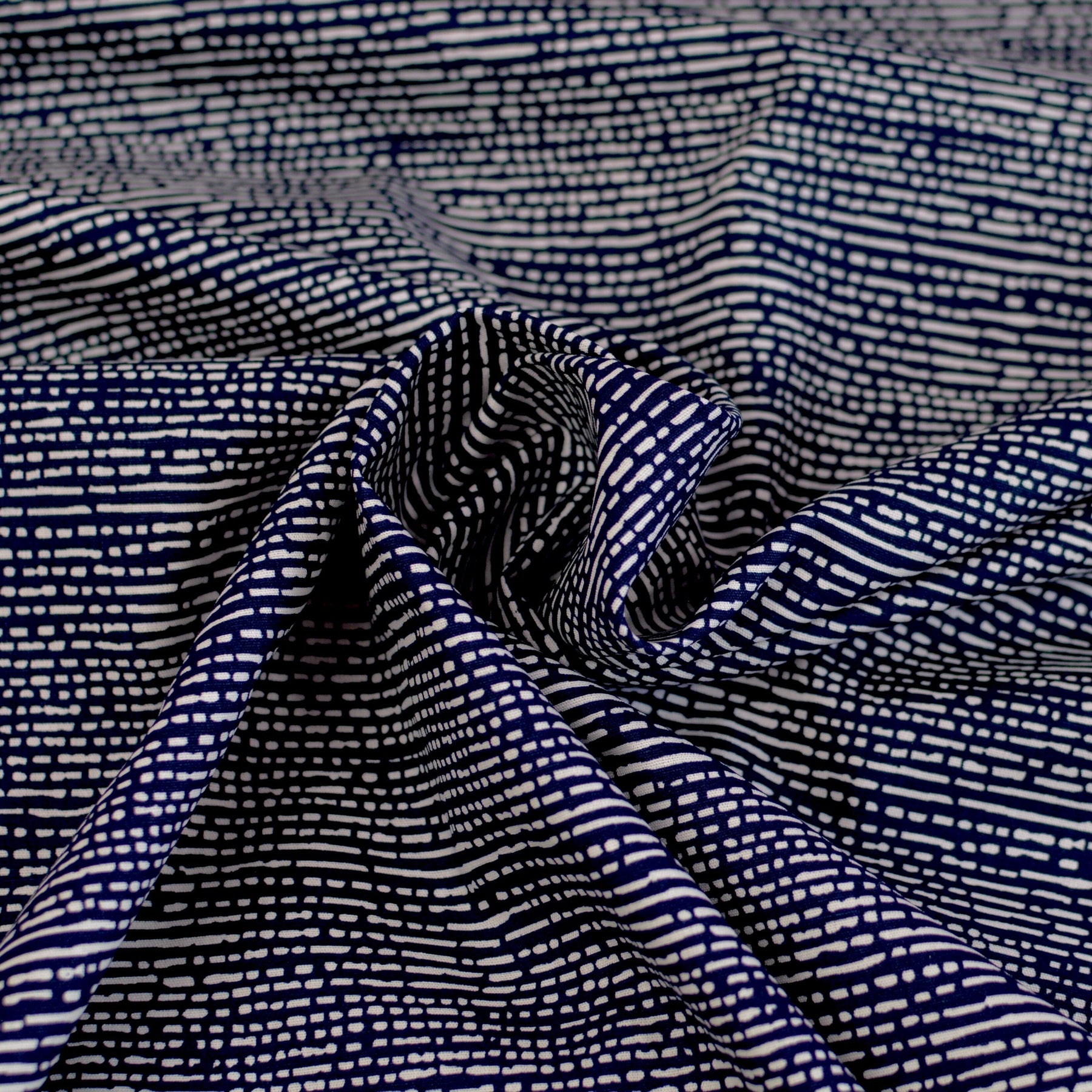 Baumwoll Popeline - micro scratchy stripes - dunkelblau Fabric poshpinks
