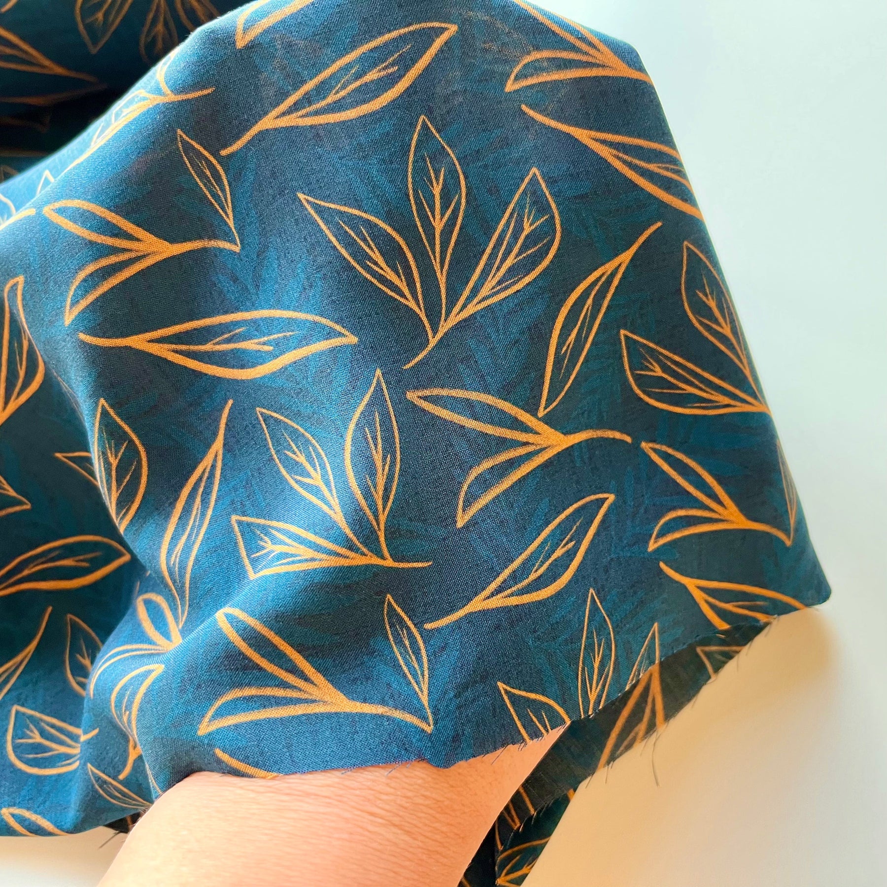 Ecovero™ Viskose - Azul - Blätter dunkelblau Fabric poshpinks