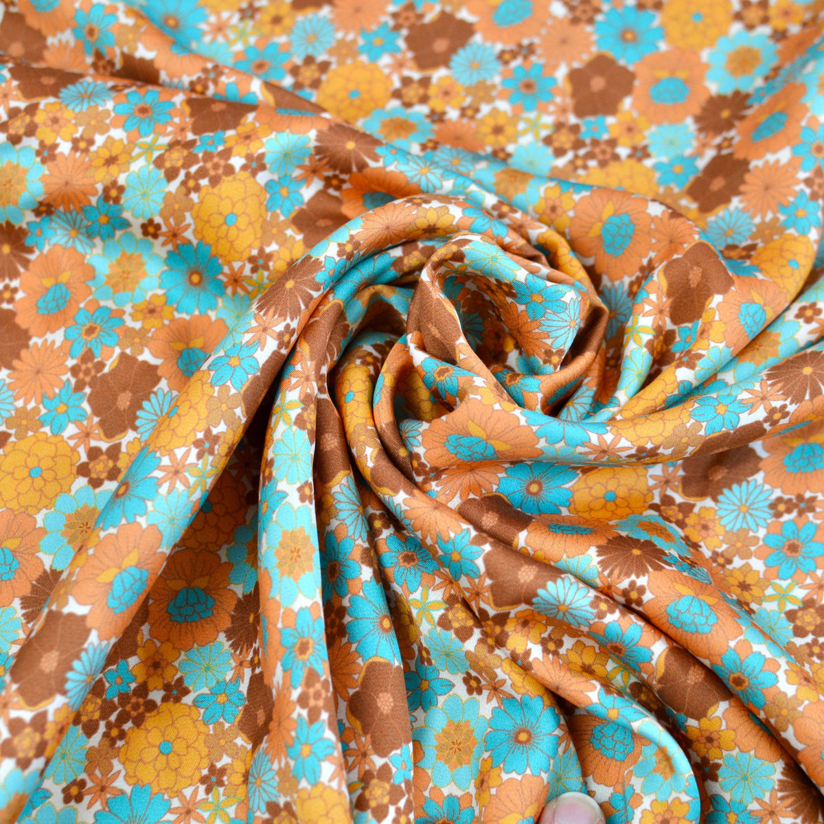Tencelsatin - Rhonda Daisies Ocean Fabric poshpinks