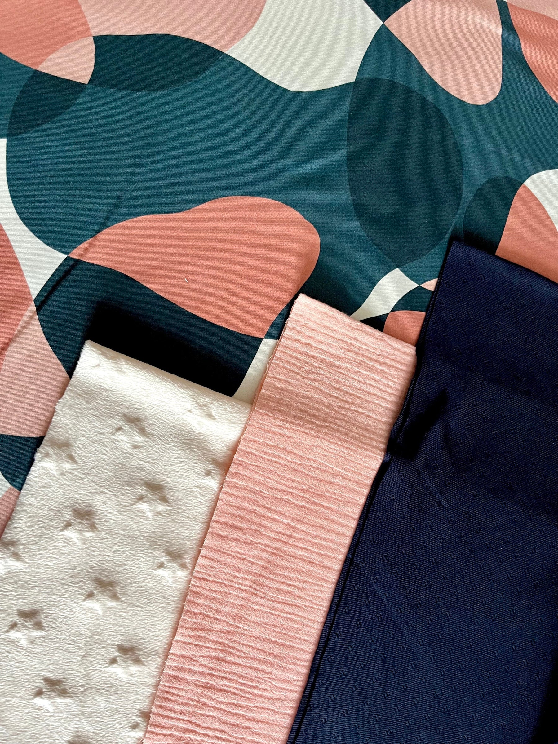 Reststück 0,9m! Soft Touch French Terry - Aurora - Stones rose Fabric poshpinks