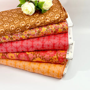 Tencelsatin - Rhonda Daisies Crimson Fabric poshpinks