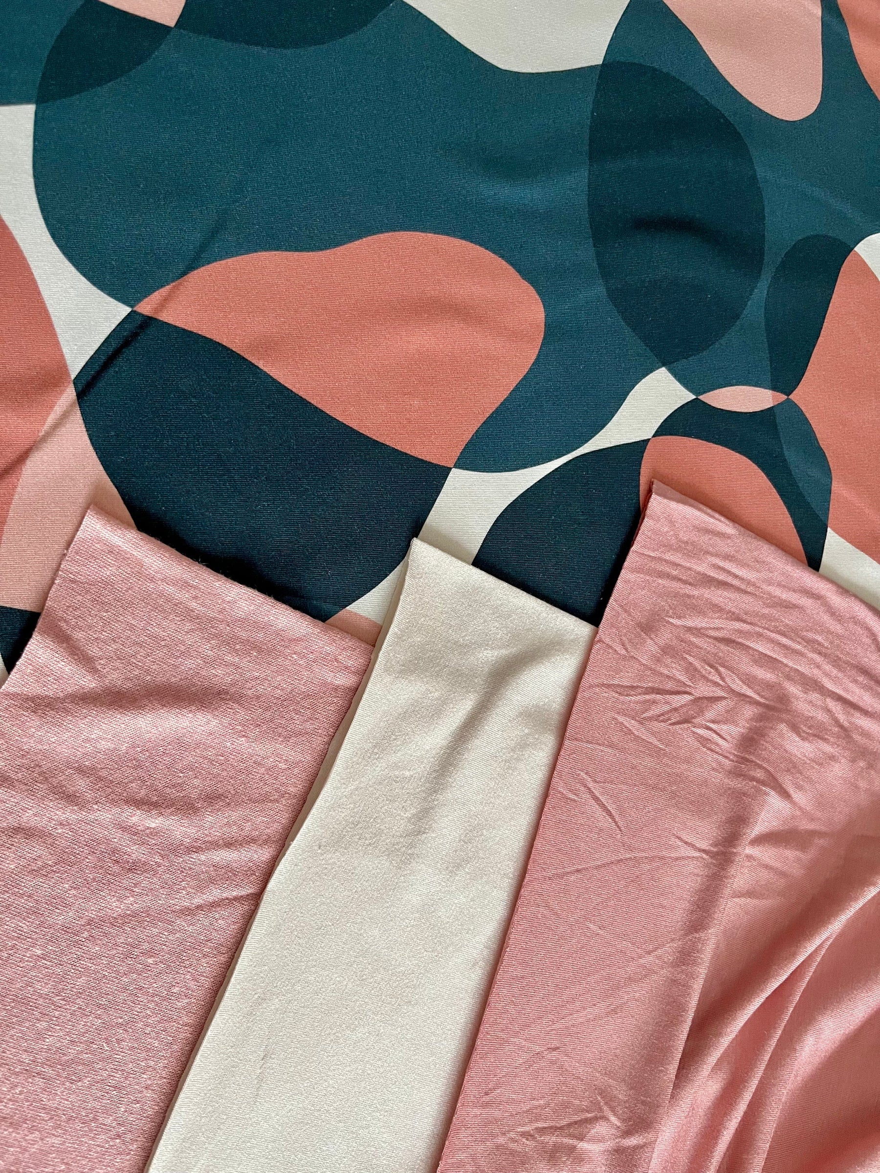 Reststück 0,9m! Soft Touch French Terry - Aurora - Stones rose Fabric poshpinks