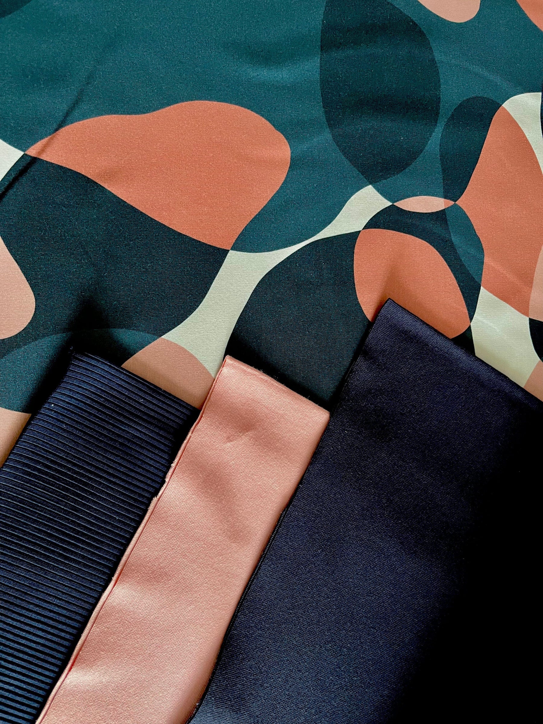 Reststück 0,9m! Soft Touch French Terry - Aurora - Stones rose Fabric poshpinks