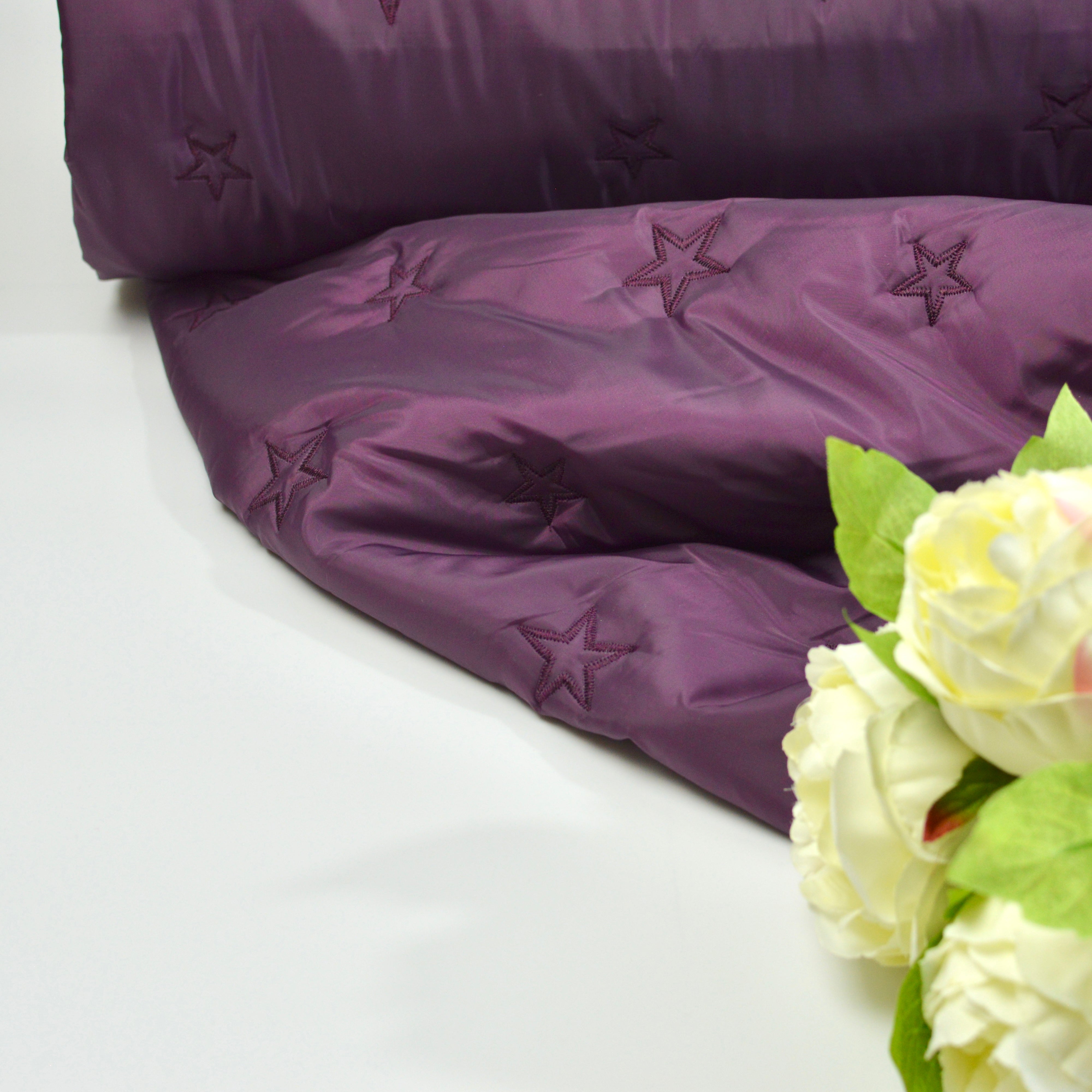 Steppstoff Stickerei Sterne Aubergine weinrot Fabric poshpinks