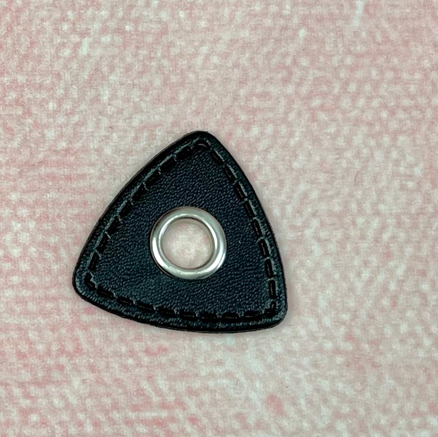 Ösen Patch Dreieck Schwarz - Silber 8 mm Pearls poshpinks