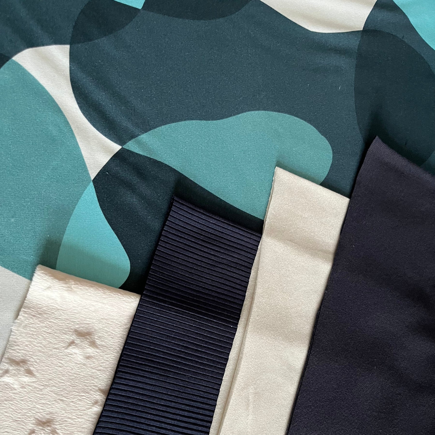 Soft Touch French Terry - Aurora - Stones blue Fabric poshpinks